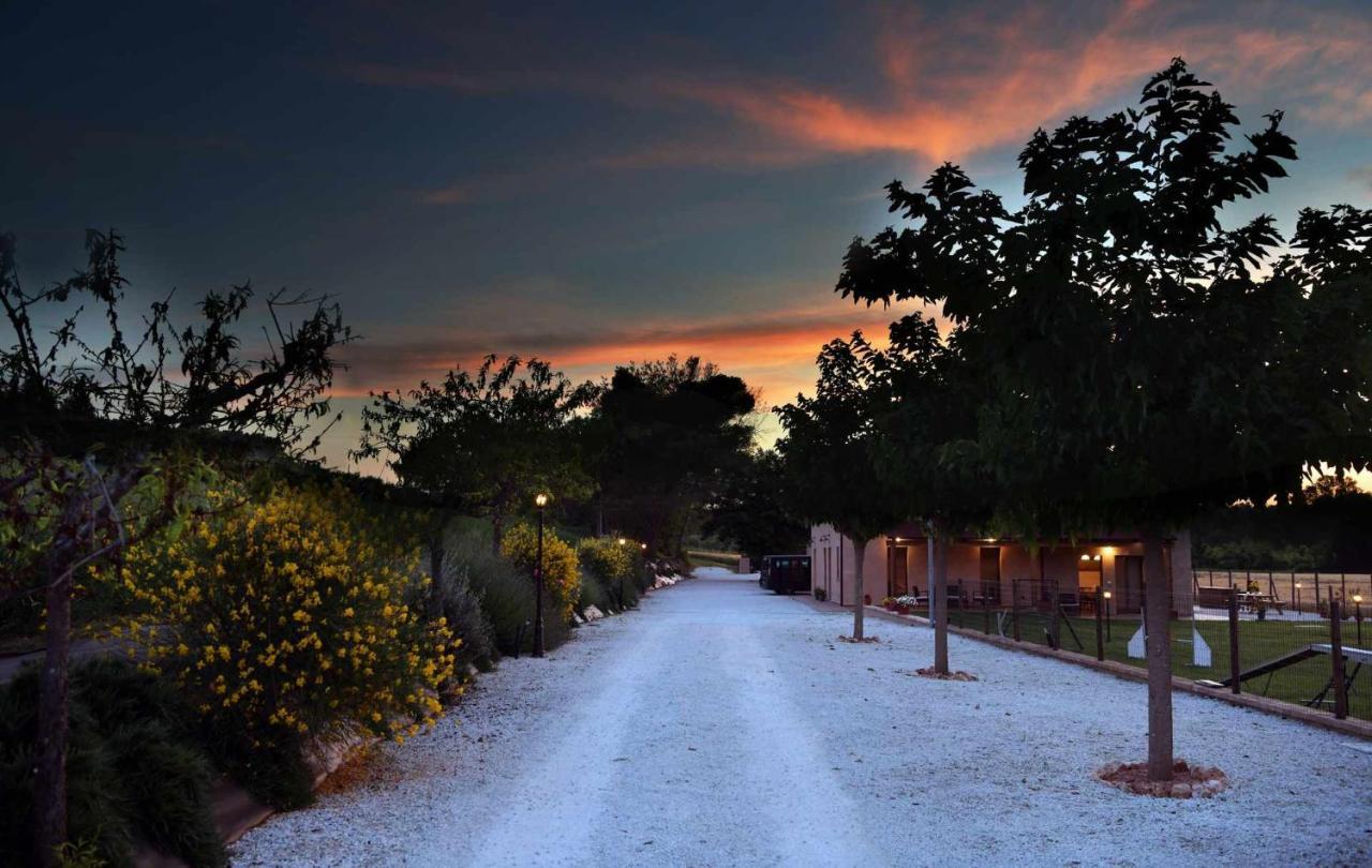 Casa Montefiore 13 Iris Lt Nella Tranquilla Campagna Marchigiana Ancône Extérieur photo